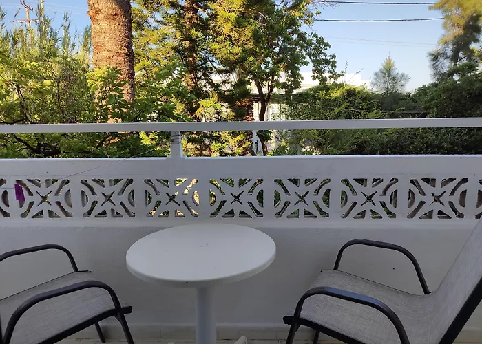 Dolphin Apartmanhotel 3*